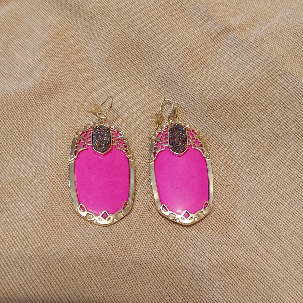 Kendra Scott Glam Rocks Deva Hot Pink and Gold Statement Earrings